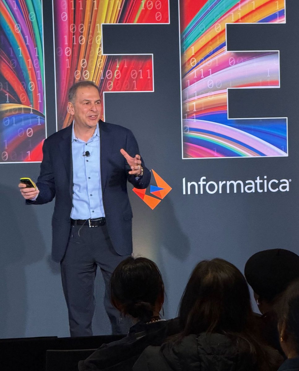 Informatica tweet media