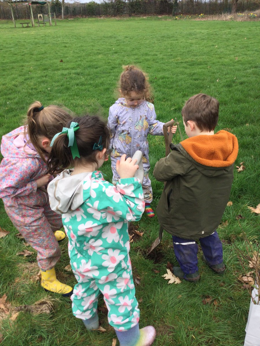LMPEducation's tweet photo. Recently, Suzie Alexandra and Mark Pearce from the LMP Education visited Branston Locks Primary &amp; Nursery School to deliver and plant a set of trees with their Nursery children.

Learn more: https://t.co/ARGYB3qcSm

#TreePlanting #CSR https://t.co/dr5TgL71jp