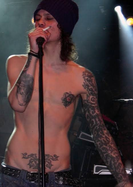 heretic mickael tweet media