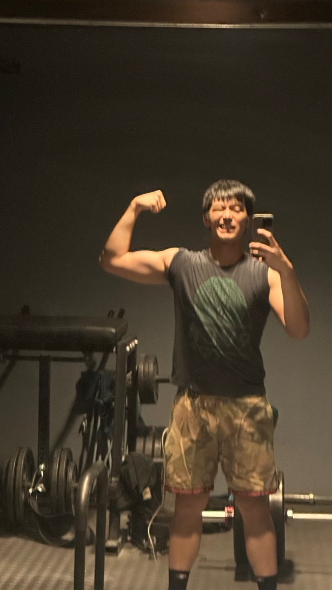 Taga Retweet tweet media