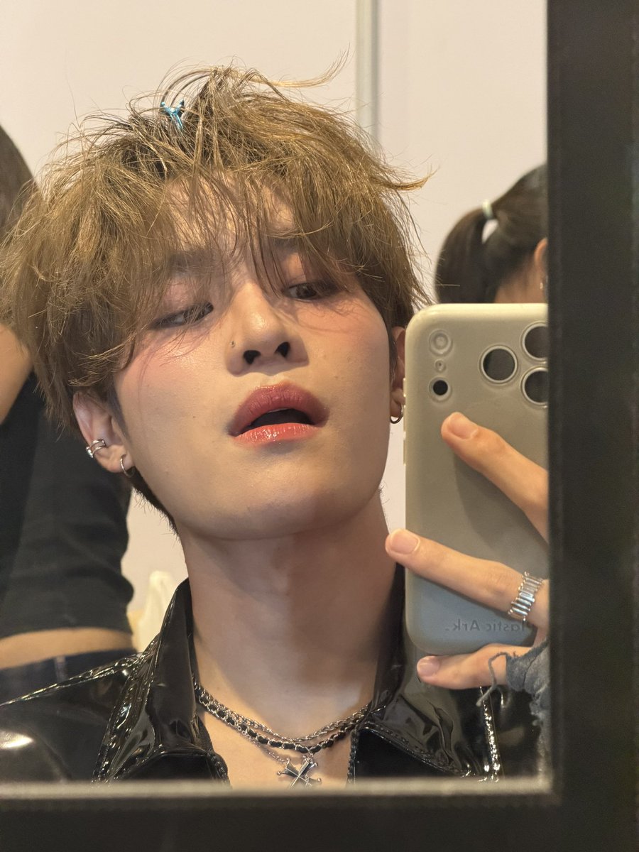 เจมส์เองครับ🦋 tweet media