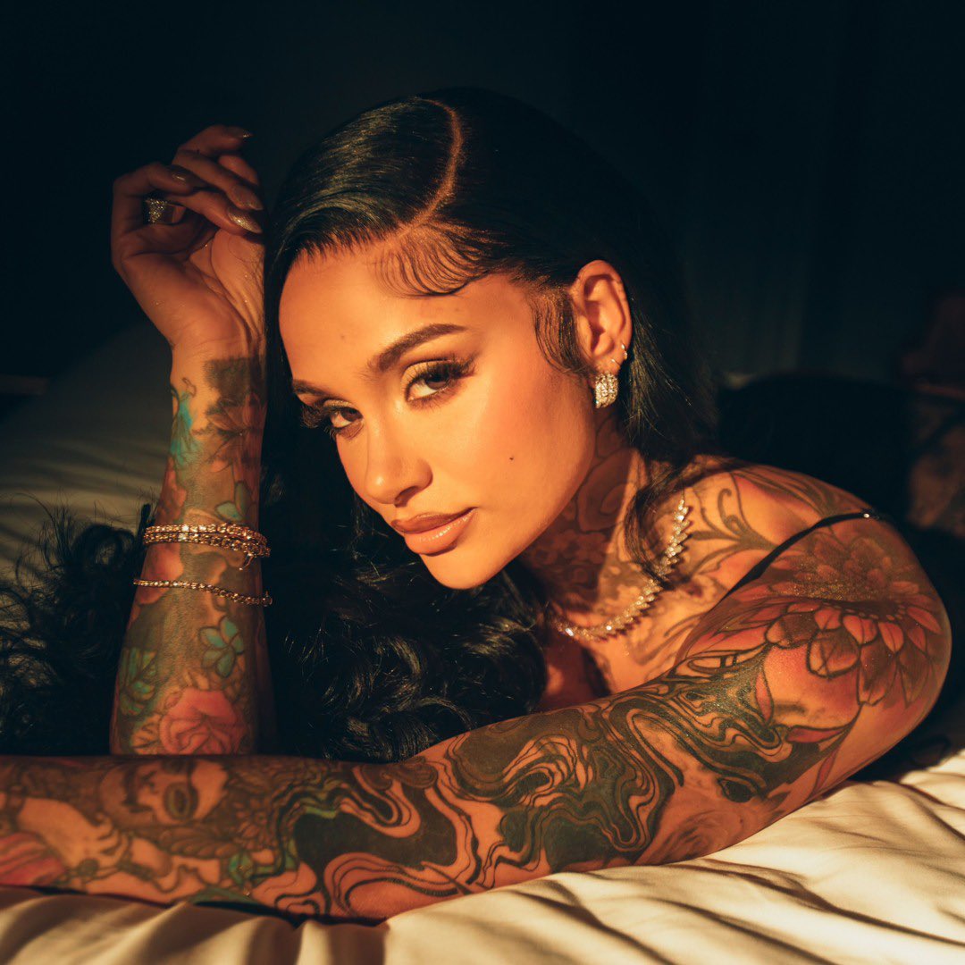 Kulturlesite_'s tweet photo. 🚨 ALERTE 

KEHLANI annonce la sortie de son NOUVEL ALBUM pour le 24 AVRIL !! 

                             « KEHLANI » https://t.co/8wpnU4gbmS