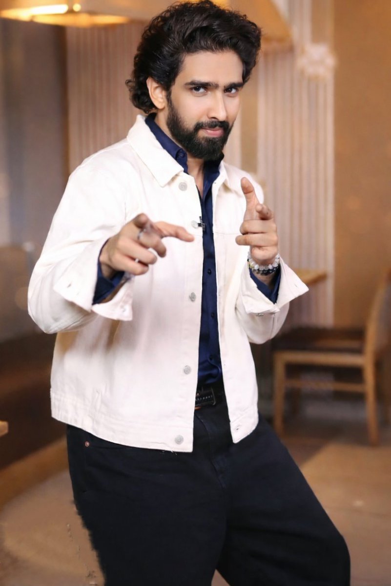 sheadmires_'s tweet photo. Not me falling for this charm AGAIN 😭💘@AmaalMallik 

#AmaalMallik https://t.co/zylXFcQ1F3