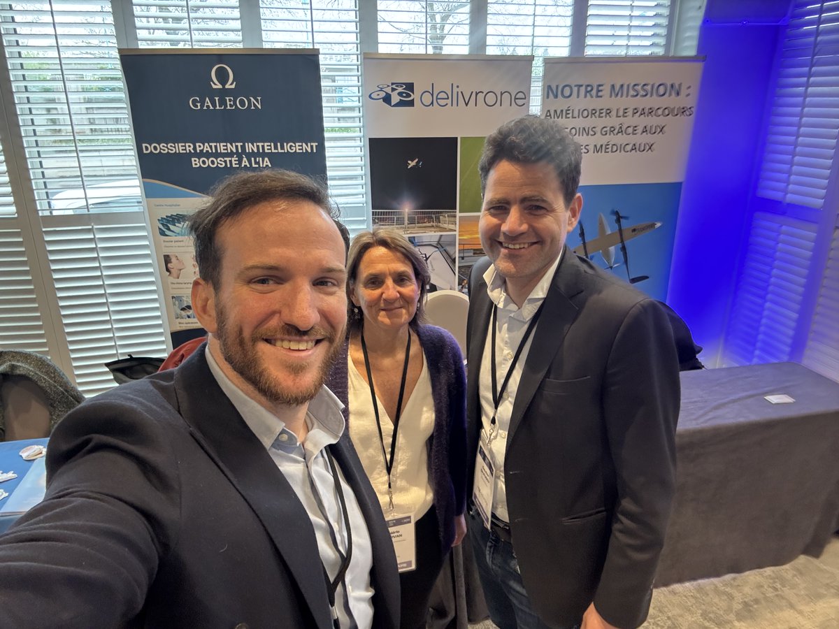 GaleonCare's tweet photo. Innovation is about connecting the dots. 🤝

During the ADH Congress, Yohan and Valérie met our booth neighbors: the @delivrone team. 🚁🩹

They are using drones to deliver urgent medical supplies to hospitals. It's not science fiction; it's happening now to save lives and support caregivers.