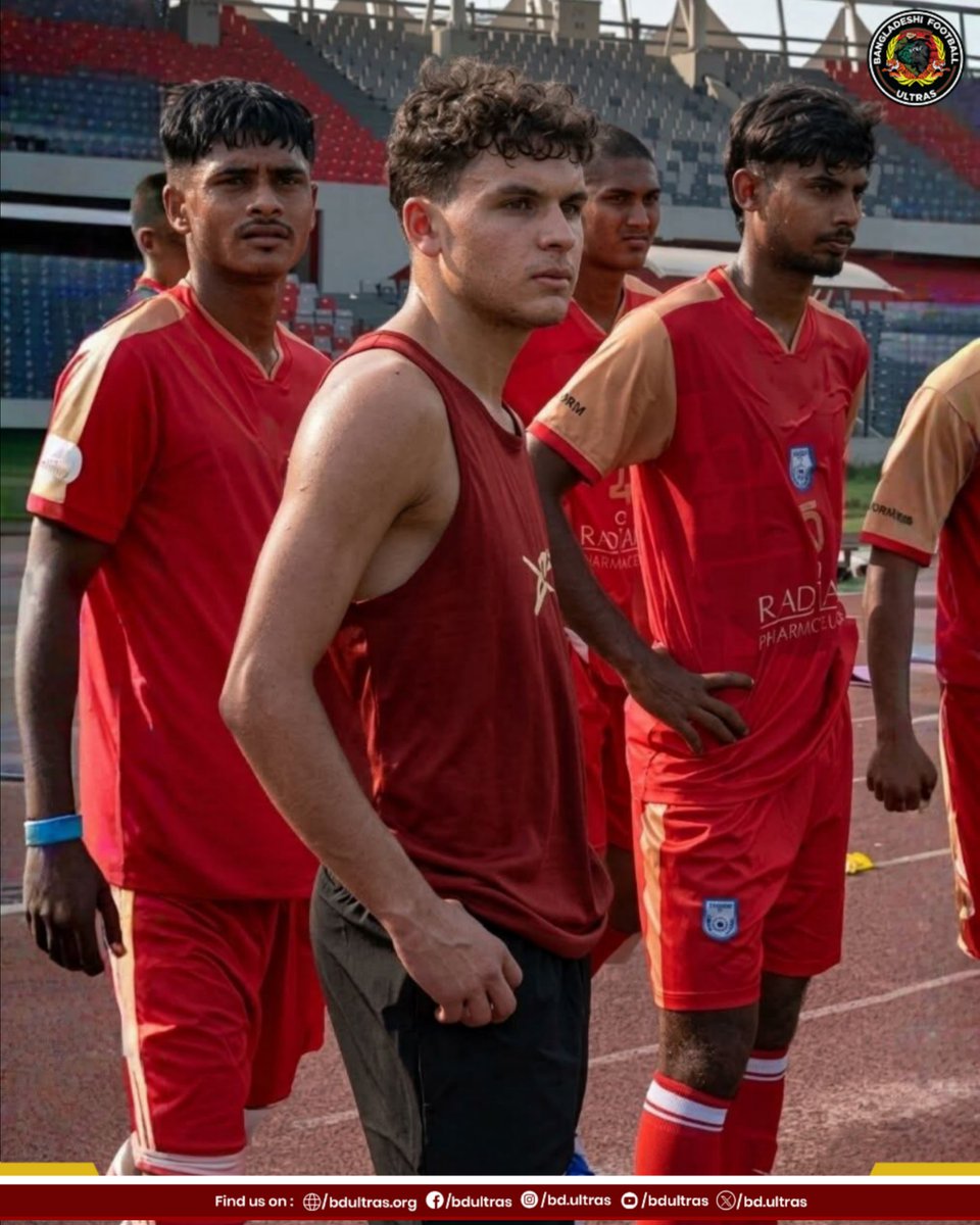 bdultras's tweet photo. 𝗔𝗱𝗮𝗽𝘁. 𝗜𝗺𝗽𝗿𝗼𝘃𝗲. 𝗢𝘃𝗲𝗿𝗰𝗼𝗺𝗲. 🇧🇩
ডেক্লান সুলিভান বাংলাদেশের কন্ডিশনের সাথে নিজেকে ঝালিয়ে নিচ্ছেন। সামনে বড় লক্ষ্য, প্রস্তুতিতে কোনো ছাড় নেই।
#DeclanSullivan #BDultras #BangladeshiFootballUltras https://t.co/2rdLBPsAI6