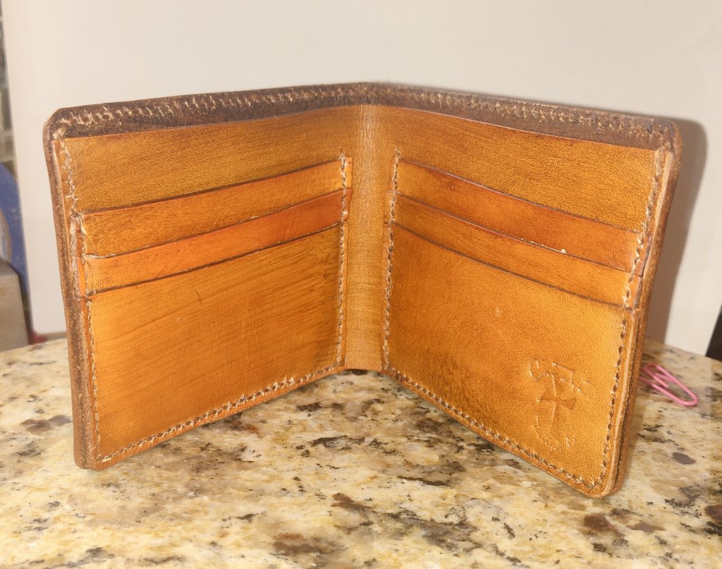 FrameLifePhoto's tweet image. New handcrafted leather slim wallet &amp;amp; custom bifold wallet off the bench. Looking for a custom, unique gift, email me at crookedleatherco@gmail.com and head to IG to follow my leather work page.  instagram.com/crooked_leathe…
#leatherwork #leatherartist #leatherwallets #handmade