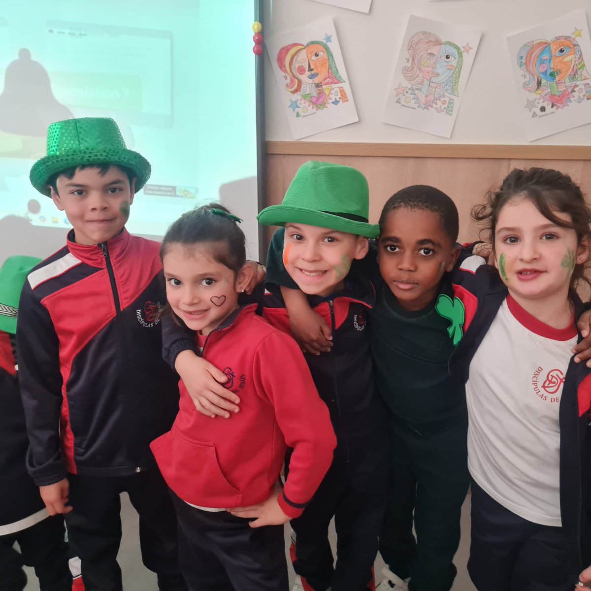 Colegio Discípulas de Jesús tweet media