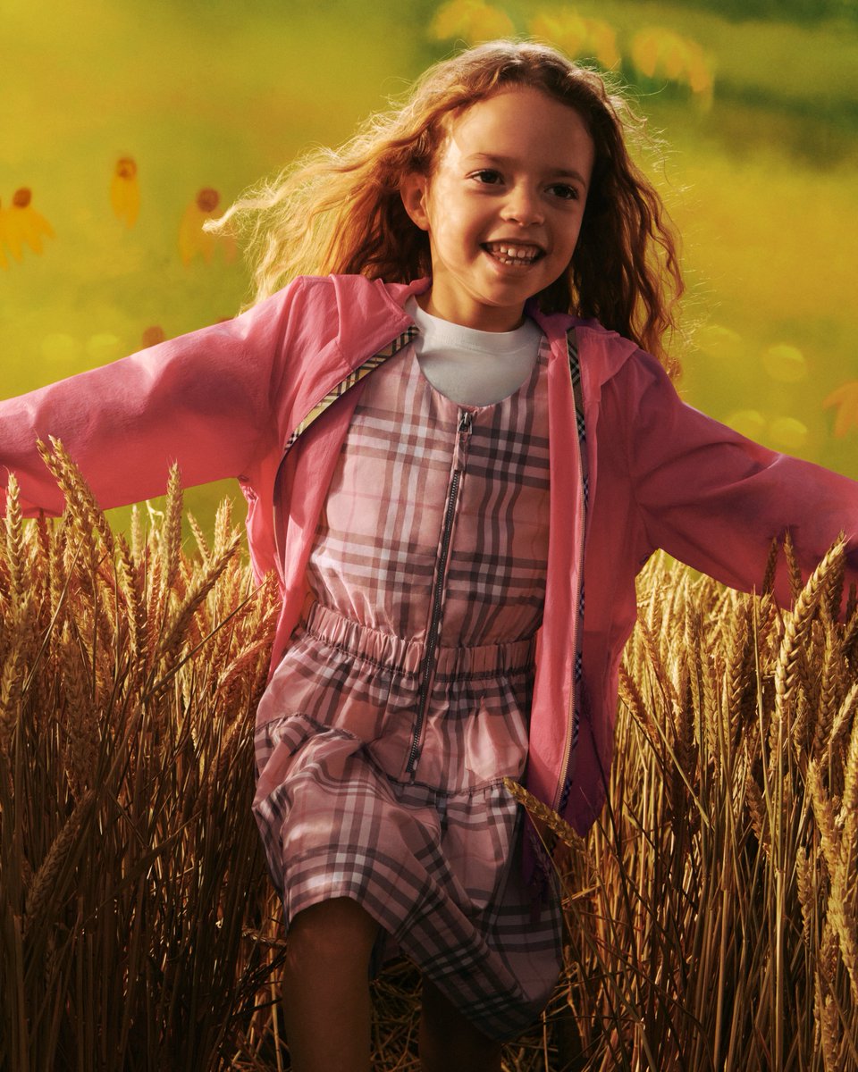 Burberry tweet media