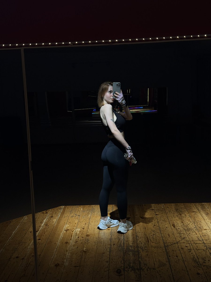 точно не эля tweet media