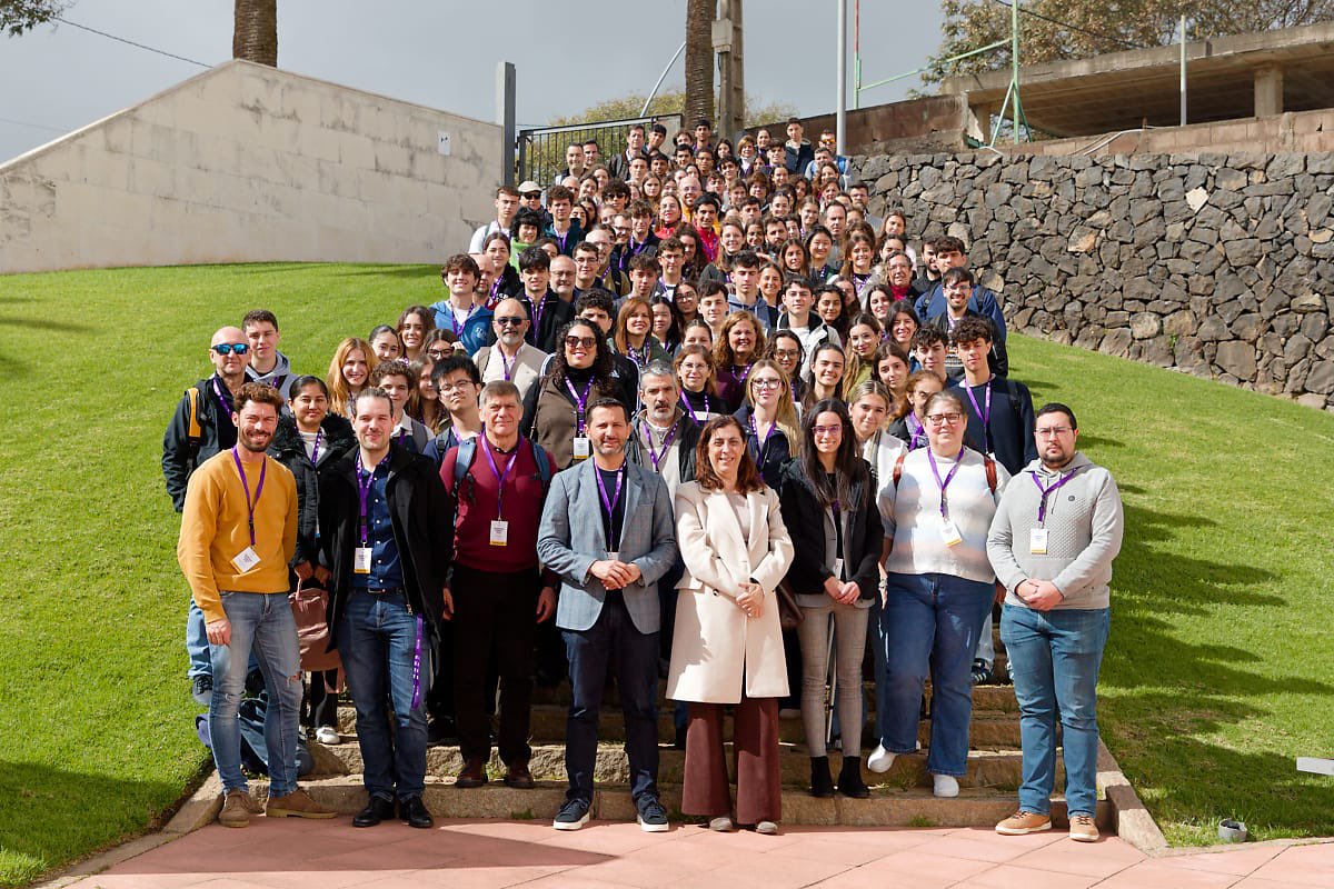 ¡Ganadores de la Fase Autonómica de la Olimpiada de Química 2026!
1º Ariadna García Gallego. Colegio Brains International School (GC)
2º Aránzazu Navarro Luzardo. IES Santiago Santana Díaz (GC)
3º Carla Morales Jerez. IES José Frugoni Pérez (GC)
<a href="/RSEQUIMICA/">RSEQ</a>