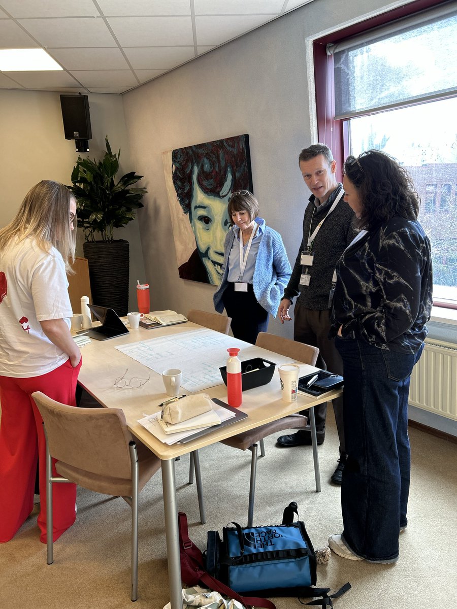 cdltISA's tweet photo. Loads of collaborative conversations and making meaning together as a group of educators dig into the 10 mindsets that transform our teaching and students’ learning. Thank you, Ron Ritchhart, for your expert facilitation! https://t.co/CfyCduJg8D