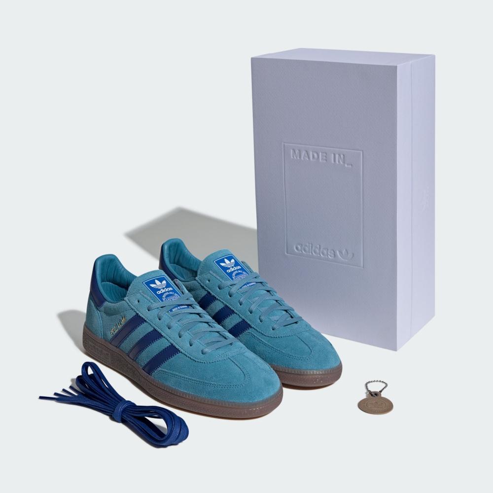 The Dassler tweet media