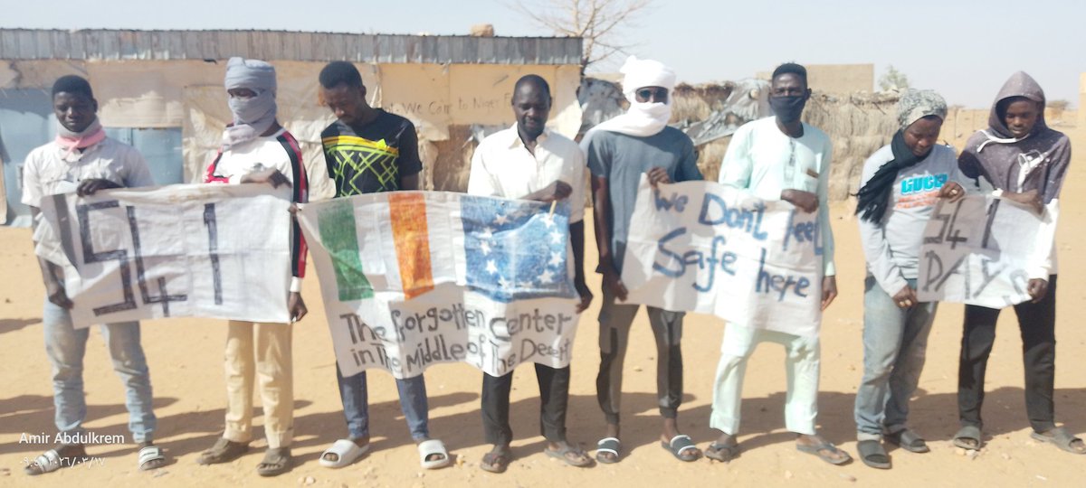 AhmedMoursal's tweet photo. Resistance and resilience. We are tired of repeating this to you every day: these pleas from children, women, and young people for 541 consecutive days are a stark example of the absence of human conscience @UNHumanRights @UNGeneva @Refugees #KeepEyesOnAgadez #Ungarn #WithRefugee https://t.co/bWiDfr9wNL