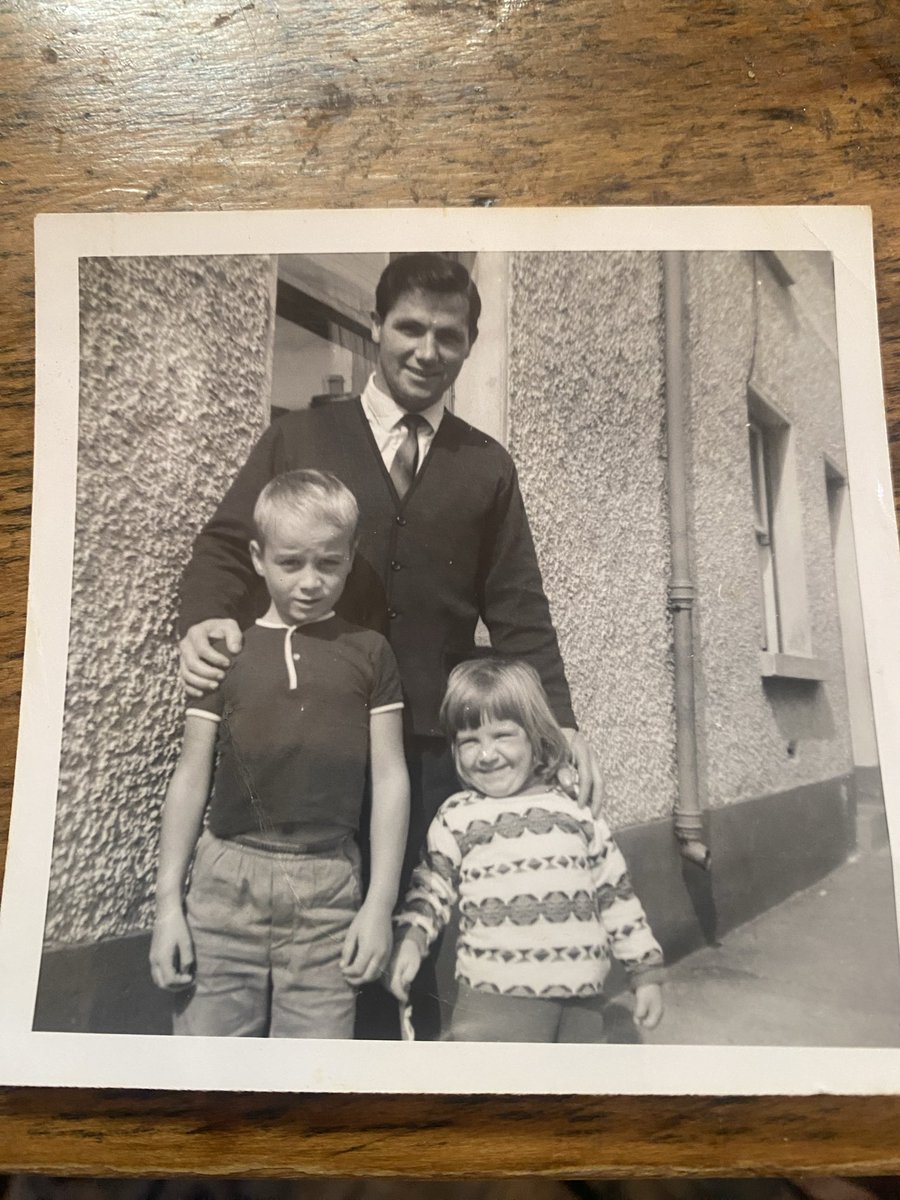 sidetracksally tweet media