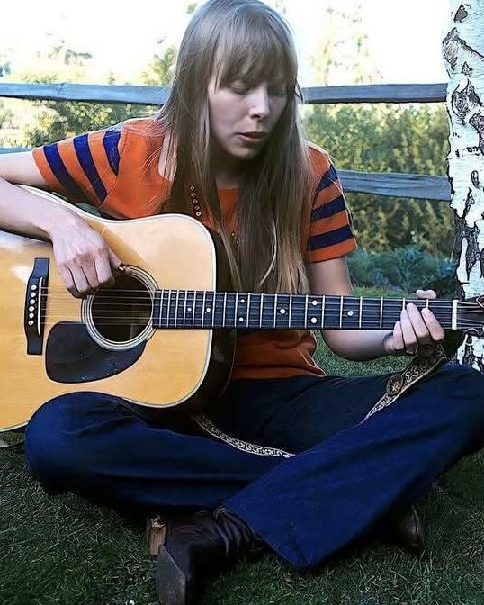Joni Mitchell tweet media