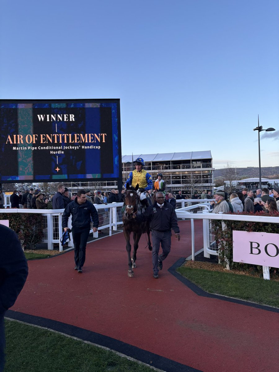 Tom Dascombe tweet media