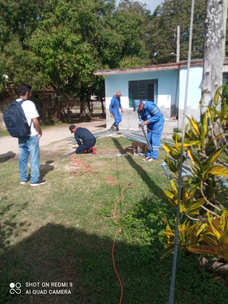 ZomaikaB's tweet photo. Comienza el Los Arabos la instalación de paneles solares para garantizar servicios básicos a la población 
#CubaSoberana
#MatancerosEnVictoria https://t.co/fdSy4HzqBy