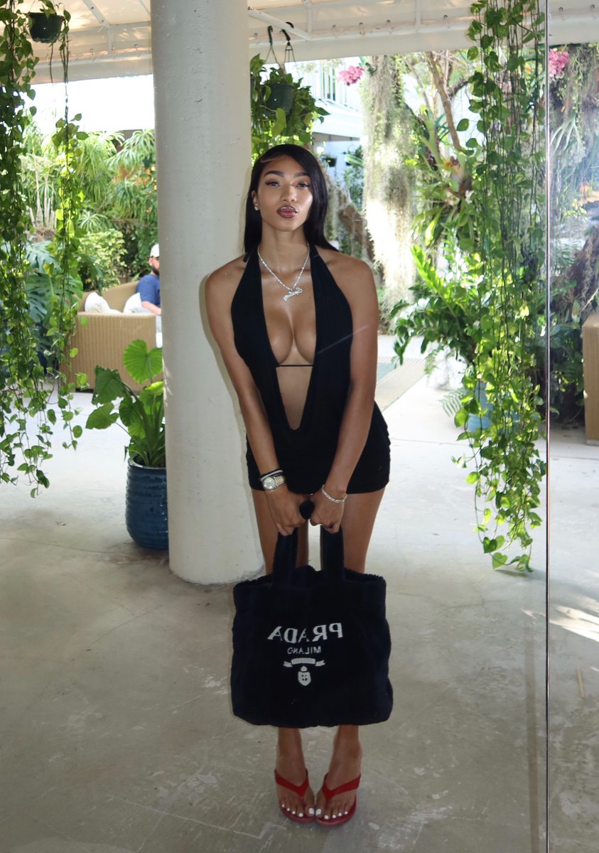 iBlameCydney tweet media