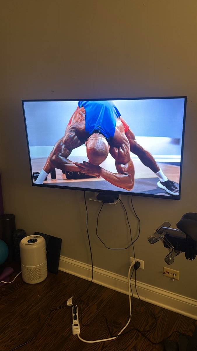 zemote's tweet image. Going to wait until 5:30 or 6pm to cast the rest of my votes for the #108tourney  today. Time for a @onepeloton workout. #nodaysoff