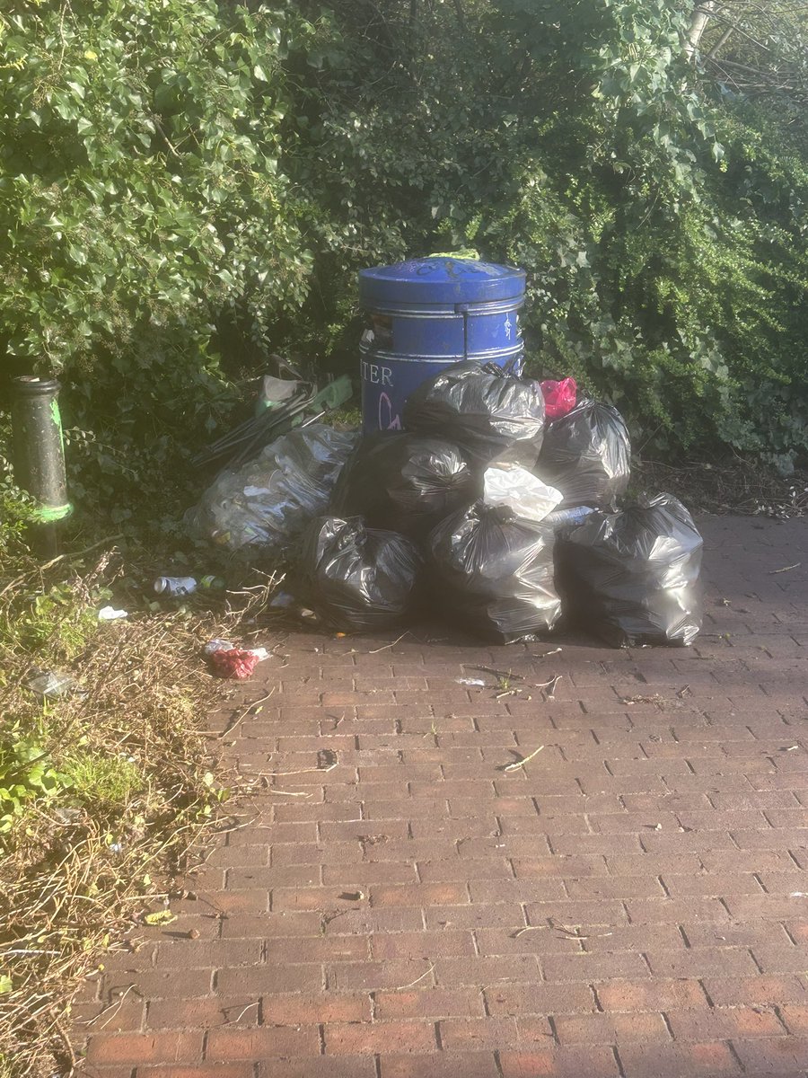 AndrewMFelton's tweet photo. Welcome to Wednesbury! @CanalRiverTrust @sandwellcouncil https://t.co/7vZ3cMvOyo