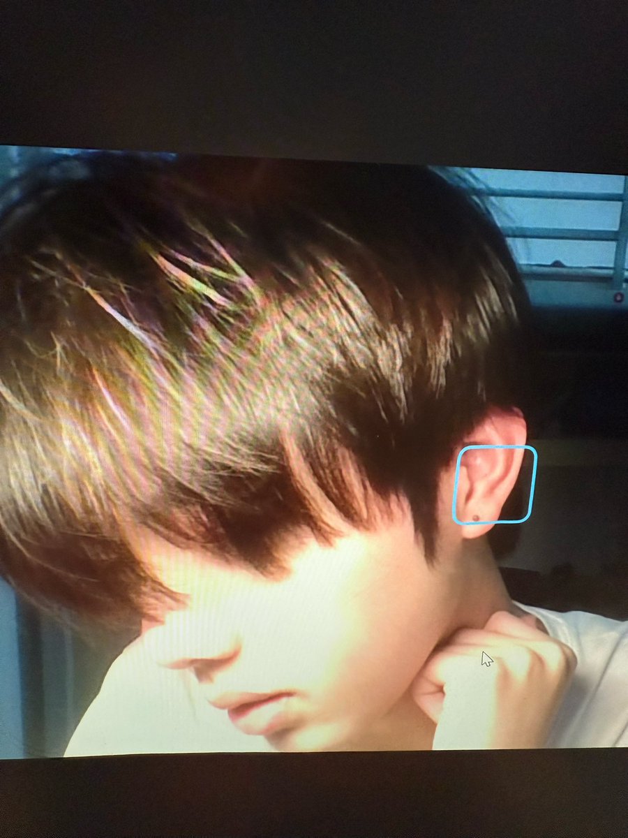 9ack07's tweet photo. 寝室ing https://t.co/vPJ0xzIecf