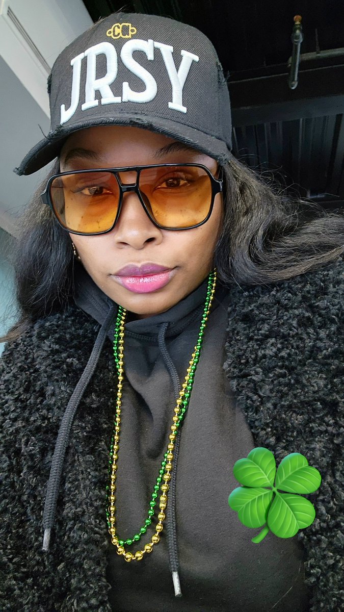 I played myself not wearing my JRSY Block Hat in Parkway Green instead—I completely forgot about today! 😩🤦🏾‍♀️

Happy St. Patrick's Day 🍀