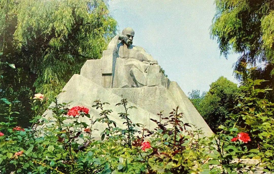 Ukrainian Visuals tweet media