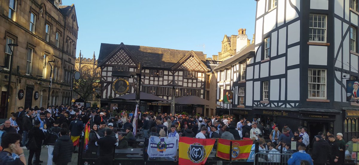 El Madrid con su bandera es un equipo señor. #UCL #ManchesterCityVsRealMadrid #HalaMadrid