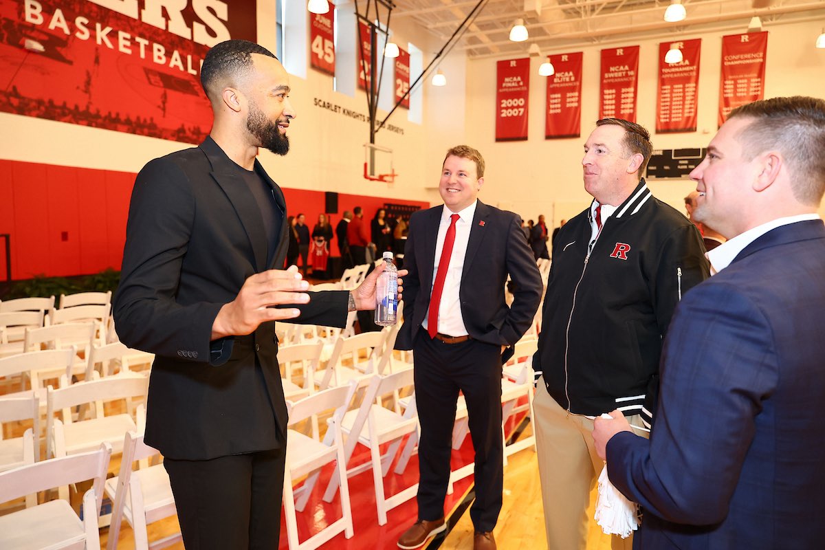 RUmlax's tweet photo. Welcome to Rutgers coach @iGREDUS!

Great day on campus welcoming the newest @RutgersWBB coach and introducing him to the Scarlet Knights faithful ⚔️🛡️ https://t.co/GOHiF56hsL