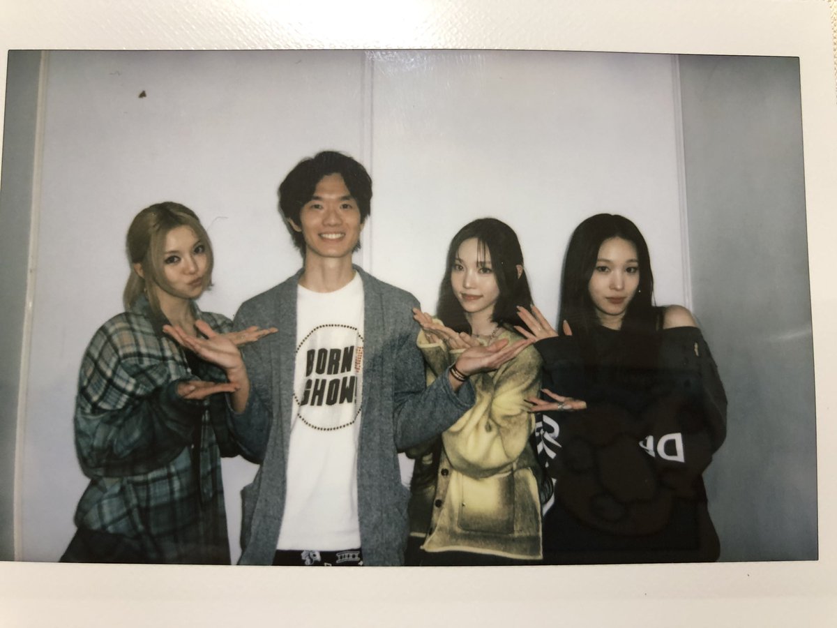 Mr. Bαςκš†αgε tweet media