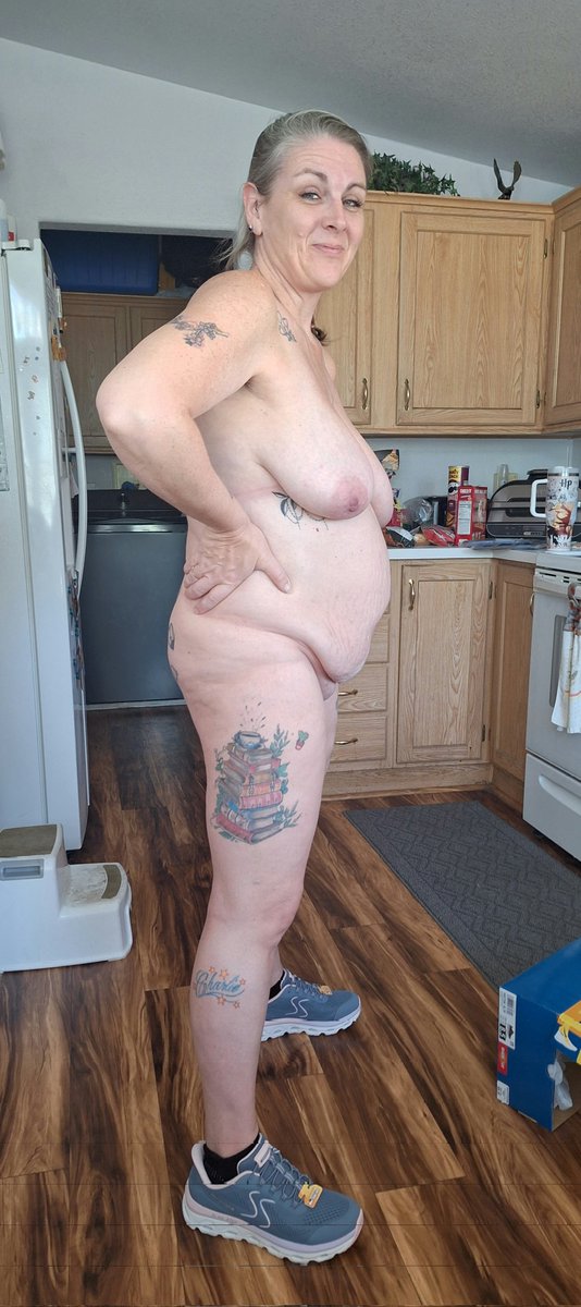 AzRed 🔞 tweet media