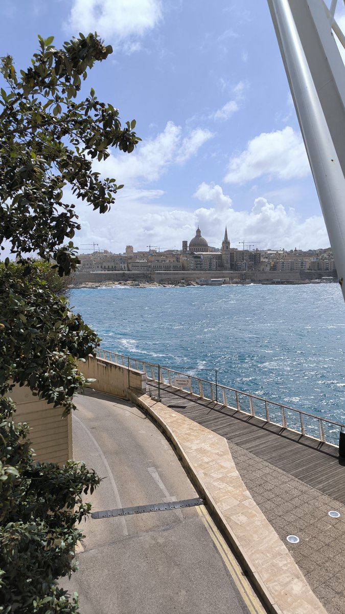 Bitomat.com tweet media