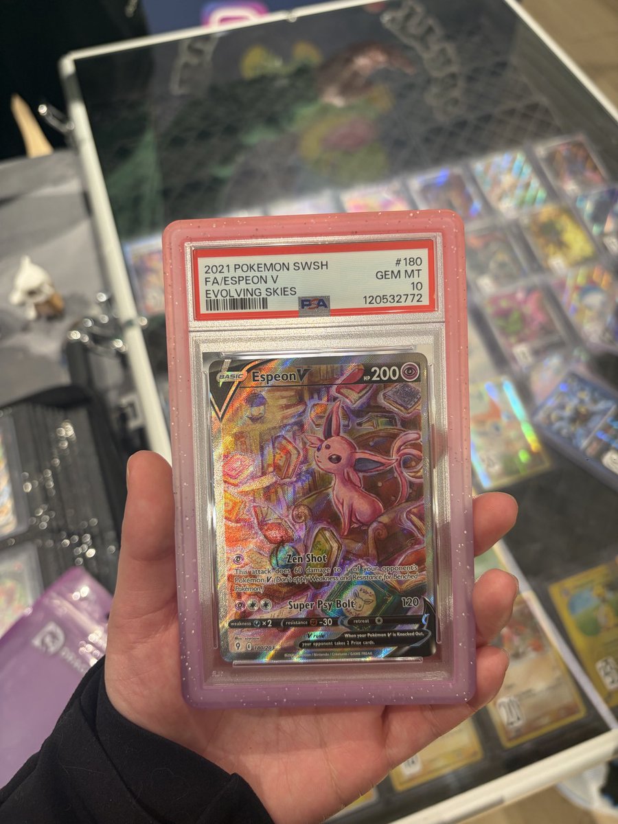 kris 🌙 tweet media