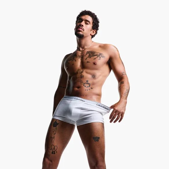 Bad Bunny HQ tweet media