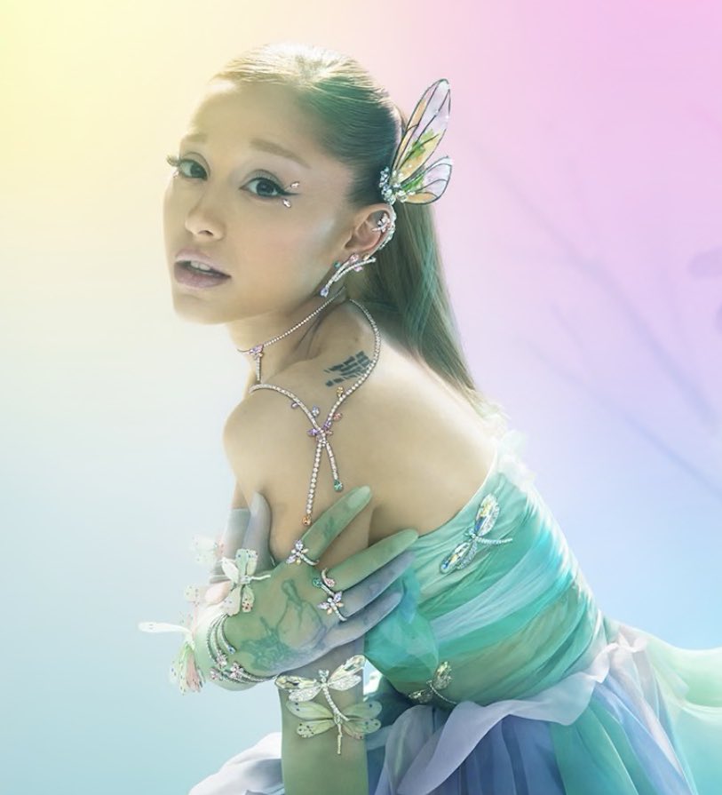 ARIANA GRANDE🧚🏼💚