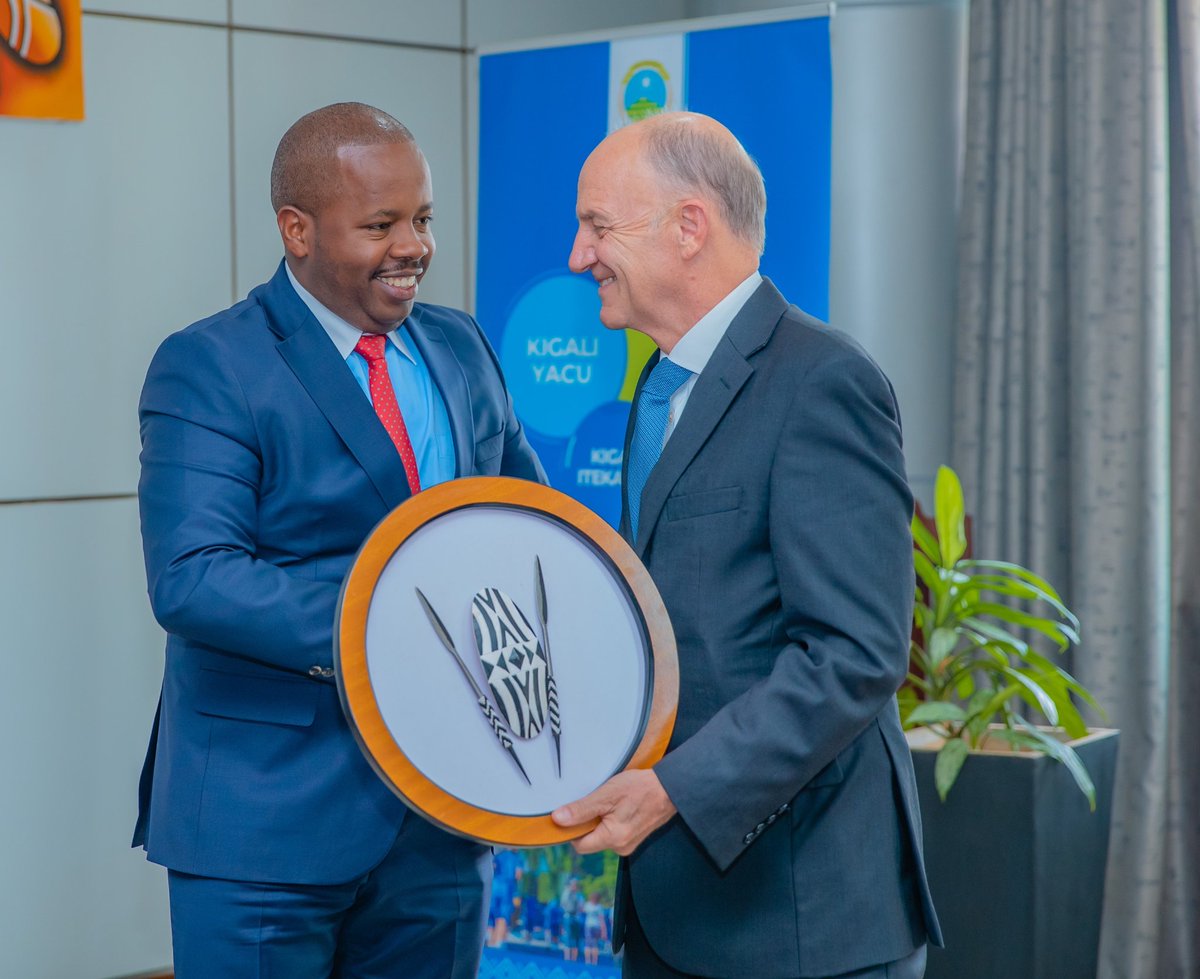 CityofKigali's tweet photo. Mayor Samuel Dusengiyumva (@DusengiyumvaS) received David A. Bednar, an Apostle of The Church of Jesus Christ of Latter-day Saints.

Their discussions focused on strengthening existing collaboration in education and youth empowerment, as well as exploring future opportunities to create jobs for young people through various employment pathways.

#KigaliYacu