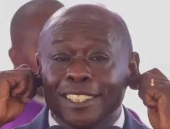 KICHOCHEZI's tweet photo. Huyu naye kwa mchongoano anakupepeta bila filters. His mouth is like a beehive. https://t.co/GGQ7w6I4D9