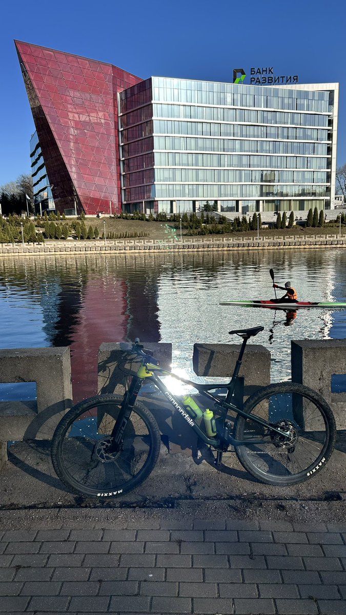 P I 𝕏 3 L tweet media