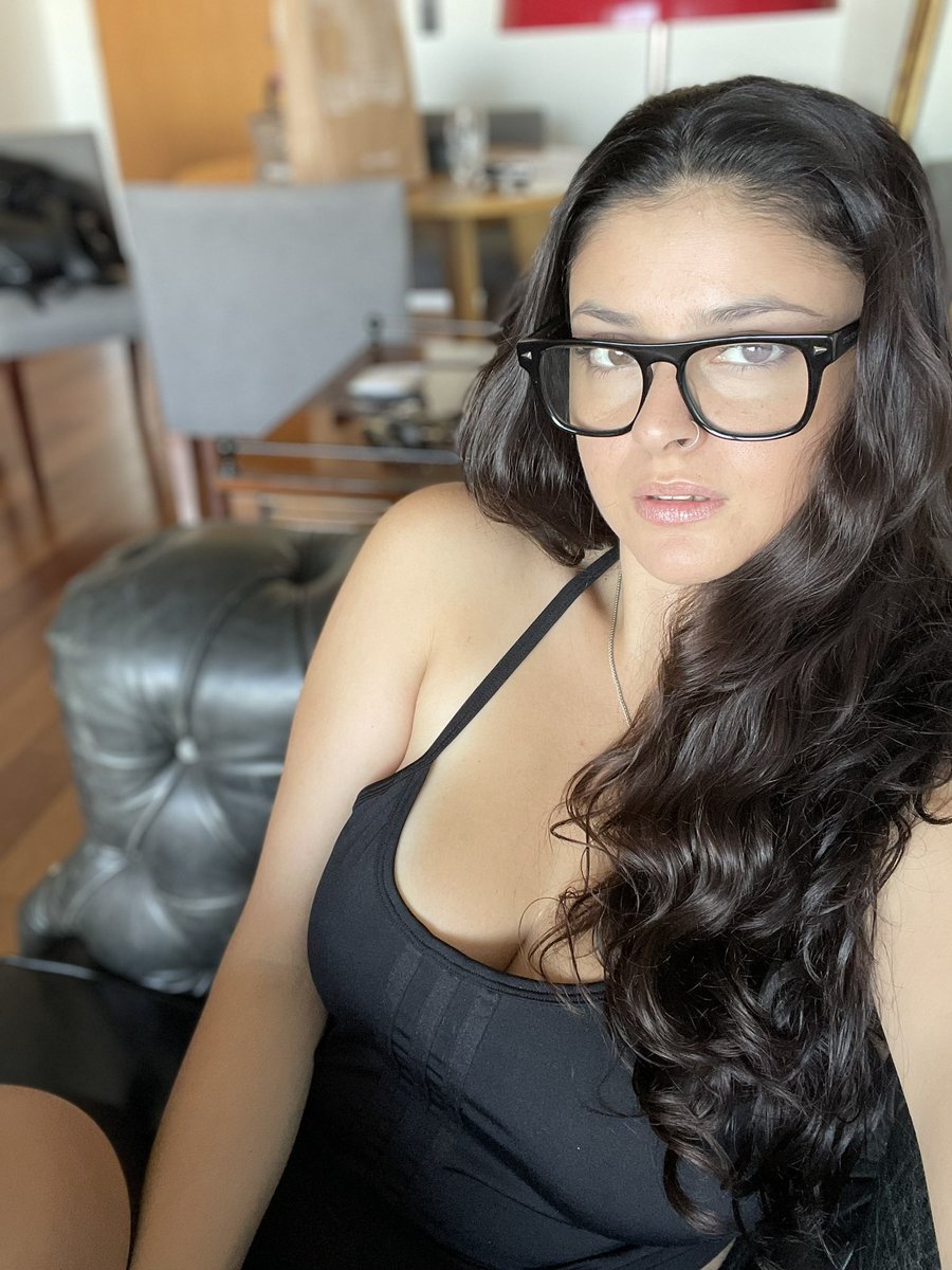 Iris 🎀 tweet media