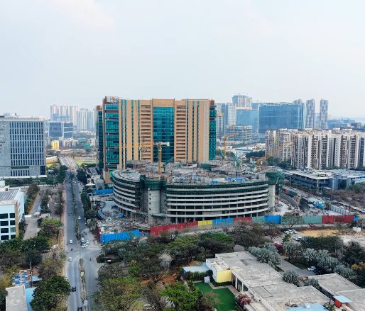 xxmahibogixx's tweet image. Construction update: Google Hyderabad campus 🇮🇳

Google’s upcoming 3 million sq ft elliptical campus will be its largest owned building outside Mountain View

#Hyderabad #Google #TechIndia