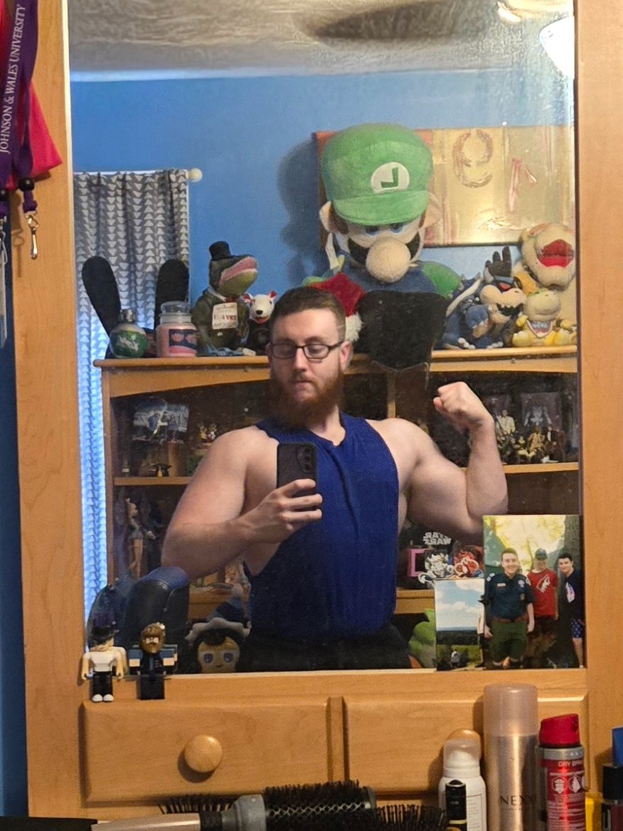 BeefyBlueberryHymbo tweet media