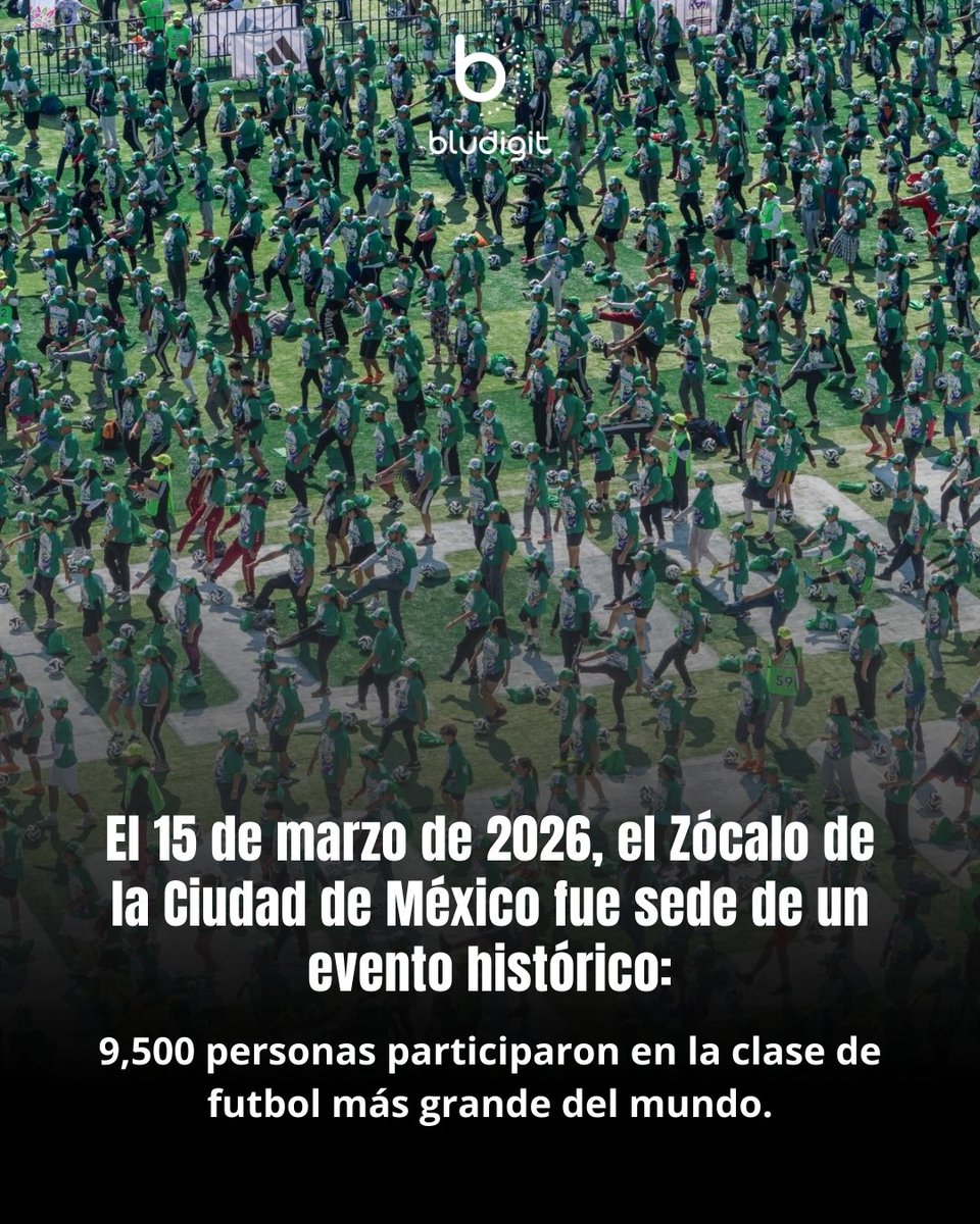 BluDigit's tweet photo. El pasado 15 de marzo, Ciudad de México rompió el Récord Guinness de la clase de futbol más grande del mundo al reunir a 9,500 personas en el Zócalo capitalino, superando por mucho la marca anterior de 1,038 participantes.

#Mundial2026 #RécordGuinness #México #BluDigit https://t.co/HevlCrvBiu