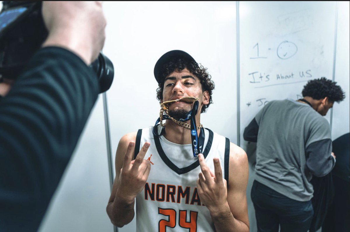 Clint Robinson tweet media