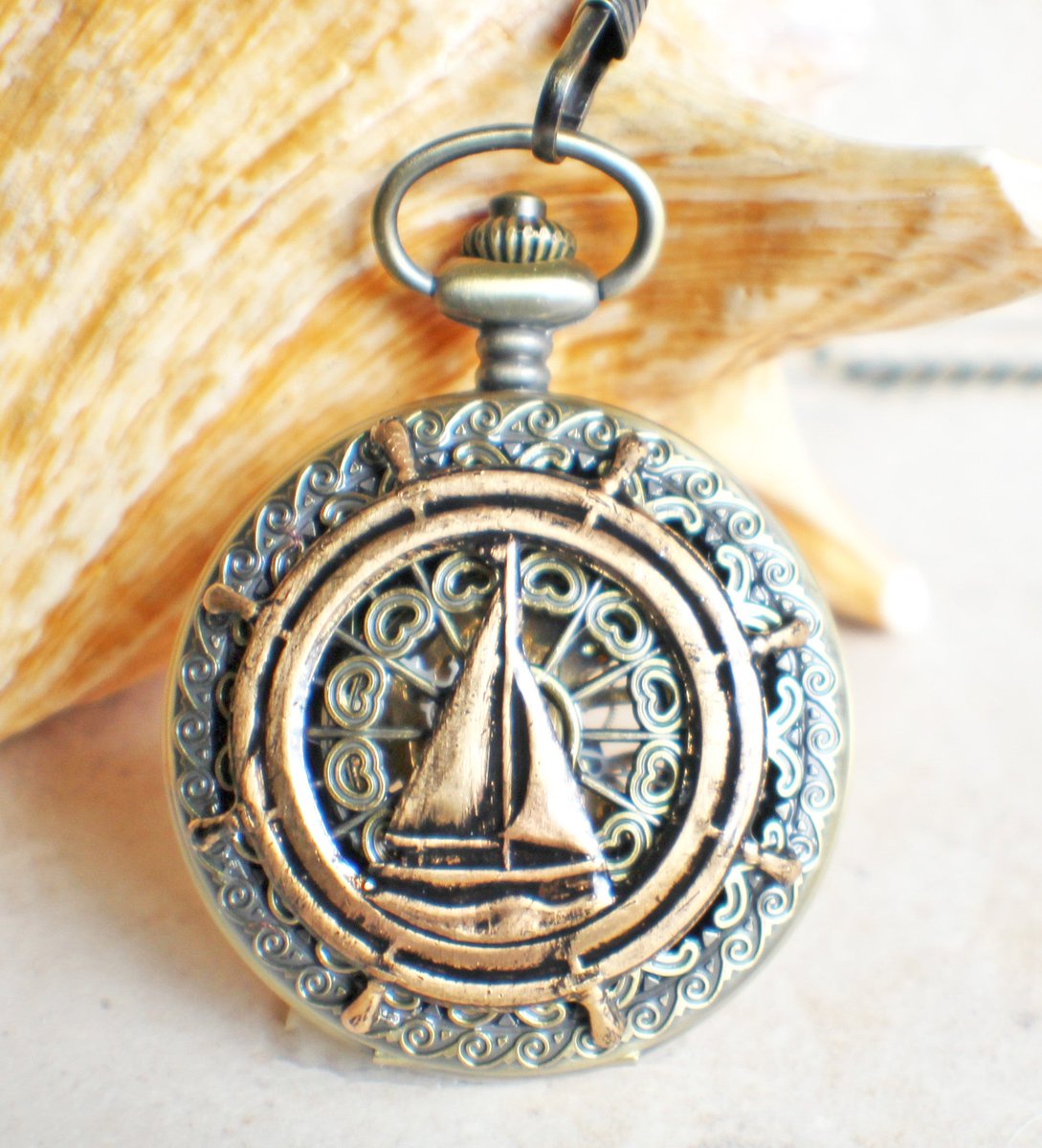 charsfavorite's tweet image. Set sail on time with our stunning Sailboat Mechanical Pocket Watch for just $79. Elevate your style and capture the essence of adventure. #Watches #LuxuryTimepieces

Shop Now charsfavoritethings.com/products/sailb…