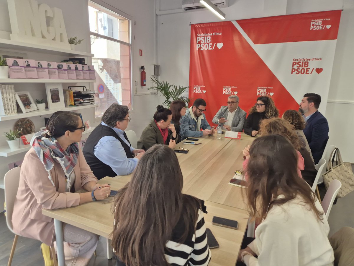 SocialistesInca's tweet photo. Continuam amb les reunions setmanals del grup municipal dels i les @SocialistesInca. 

Seguim treballant amb compromís, unió i bona gestió per fer d'Inca una ciutat amb més i millors oportunitats. 

#IncaSomTots https://t.co/84VfZU9Ey2