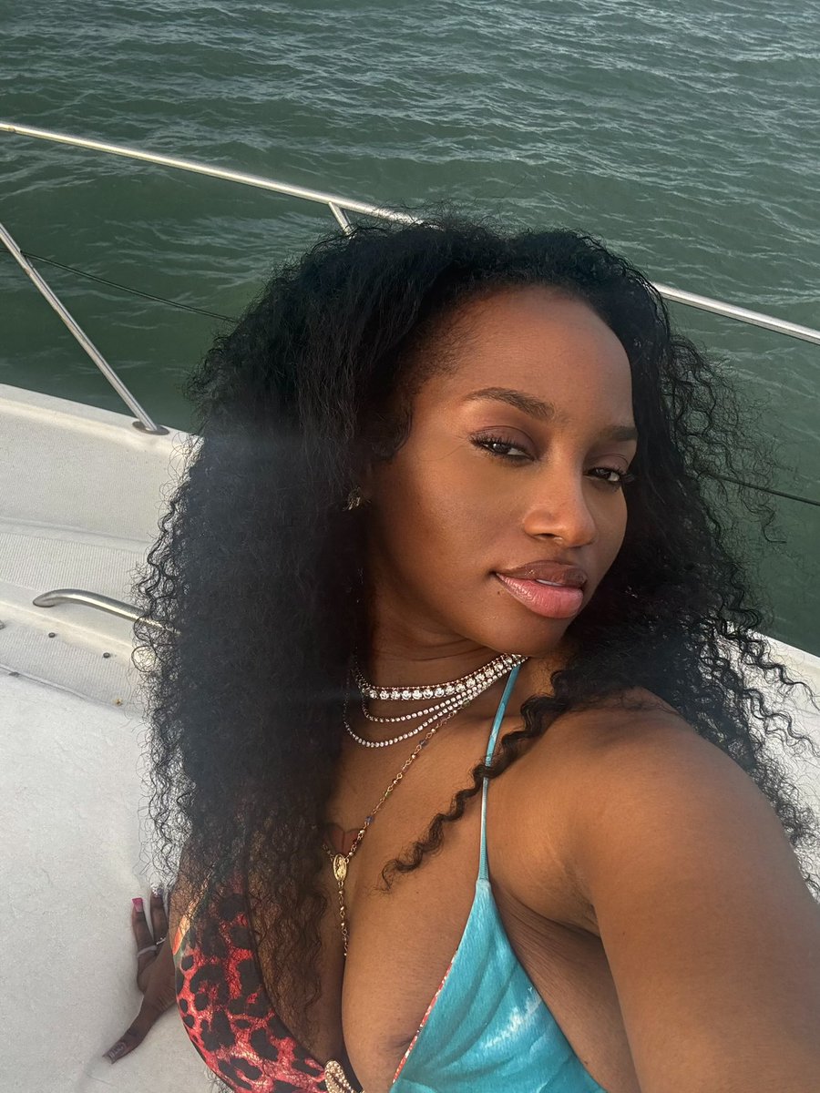 ᴘʜᴀᴛ 𝒢𝒾𝓇𝓁 🇭🇹 tweet media