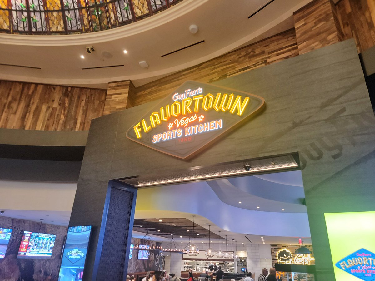 Pennys2Vegas tweet media