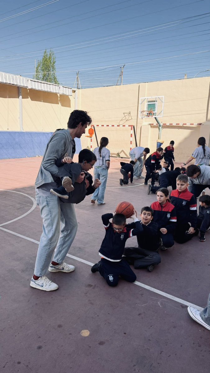 AD Basket 4Life tweet media