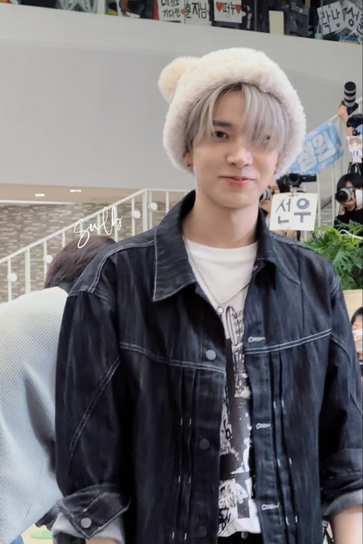 AilynStar's tweet photo. @alwayswithyouhe RESPECT THE ARTISTS WHO BUILT YOUR EMPIRE
#LET_HEESEUNG_DO_BOTH
#RESPECT_ENHYPEN
#ENHYPEN_IS_7 https://t.co/Xyzvj00JwJ