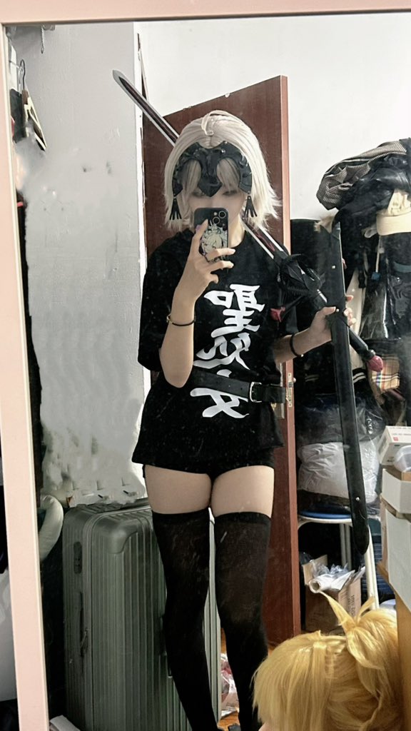 打喷嚏扶墙肾虚男 tweet media